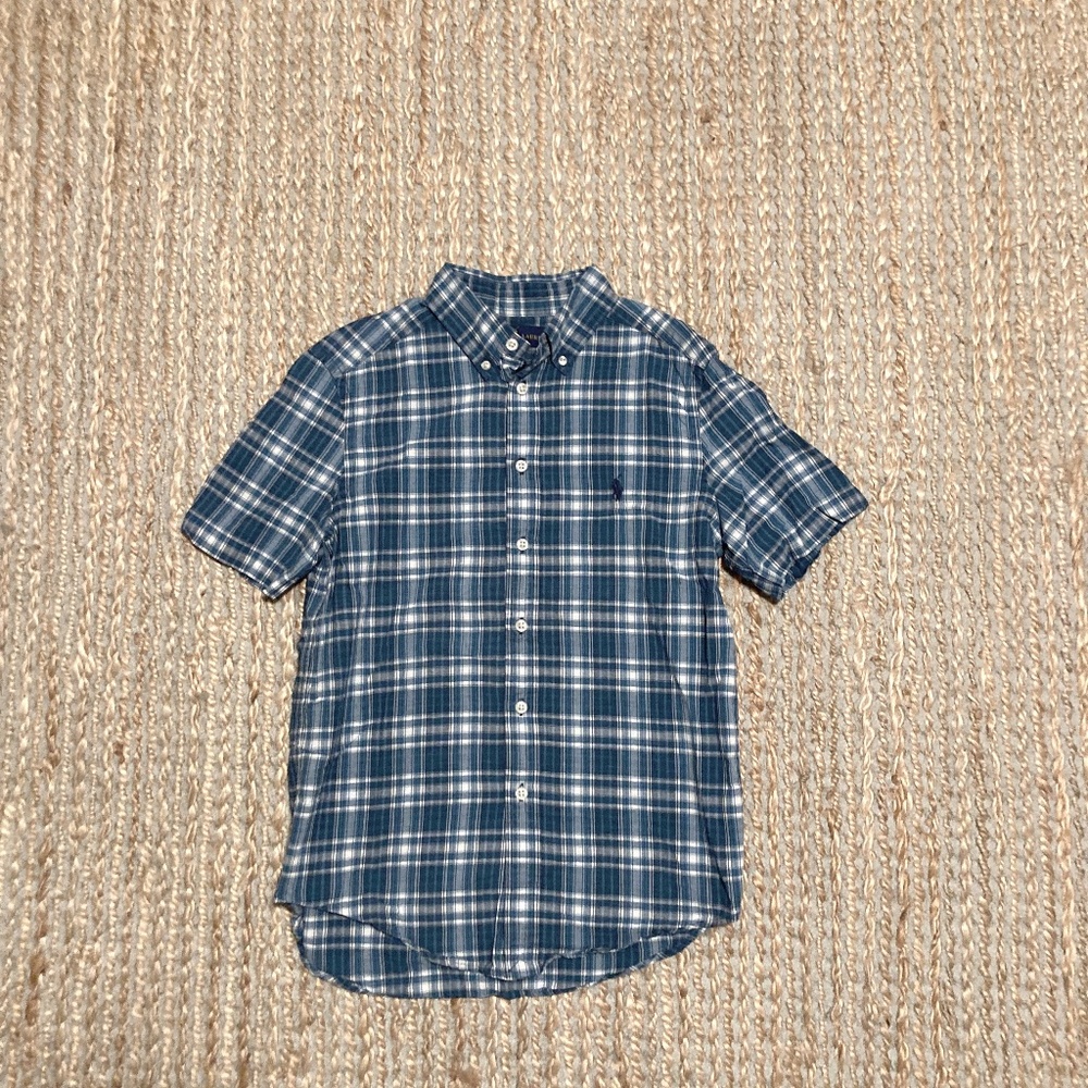 Ralph Lauren Boys short sleeve button shirt size M ( 10-12)